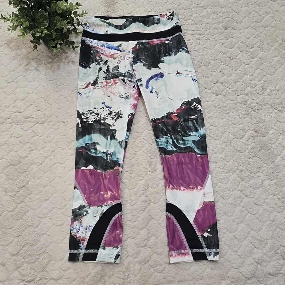 Lululemon Run Pigment Wave Inspire Crop II Luxtreme Leggings, Size 2